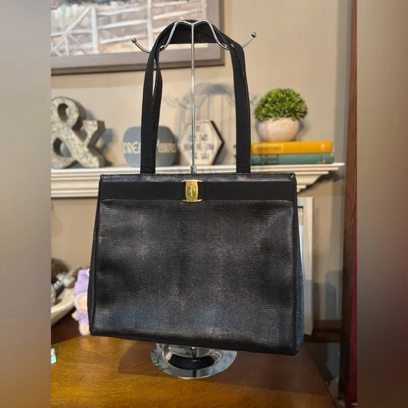 Salvatore Ferragamo Vala Vintage Black pebble Leather Tote Bag - Picture 9 of 11